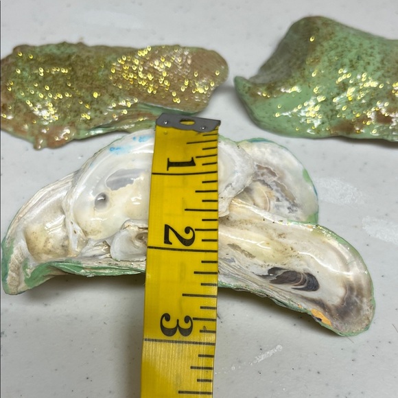 Hand Painted Green and Gold Decorative Shells - Picture 6 of 10